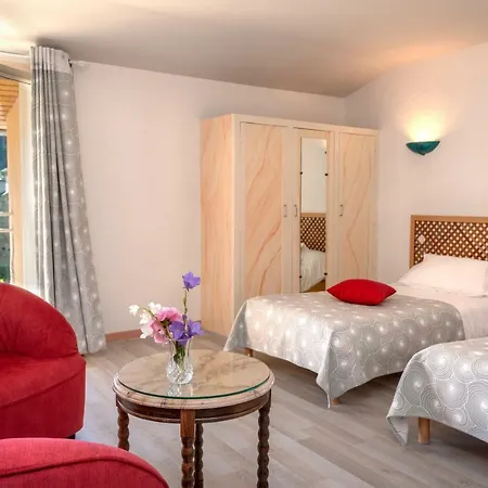Otel Logis Restaurant Le Mont Aigoual 3*